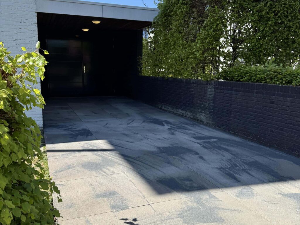 Overkapping op maat door Rombouts Sierbestratingen in Roosendaal
