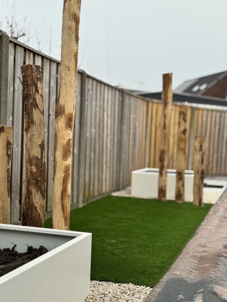 Schutting geplaatst door Rombouts Sierbestratingen in Roosendaal
